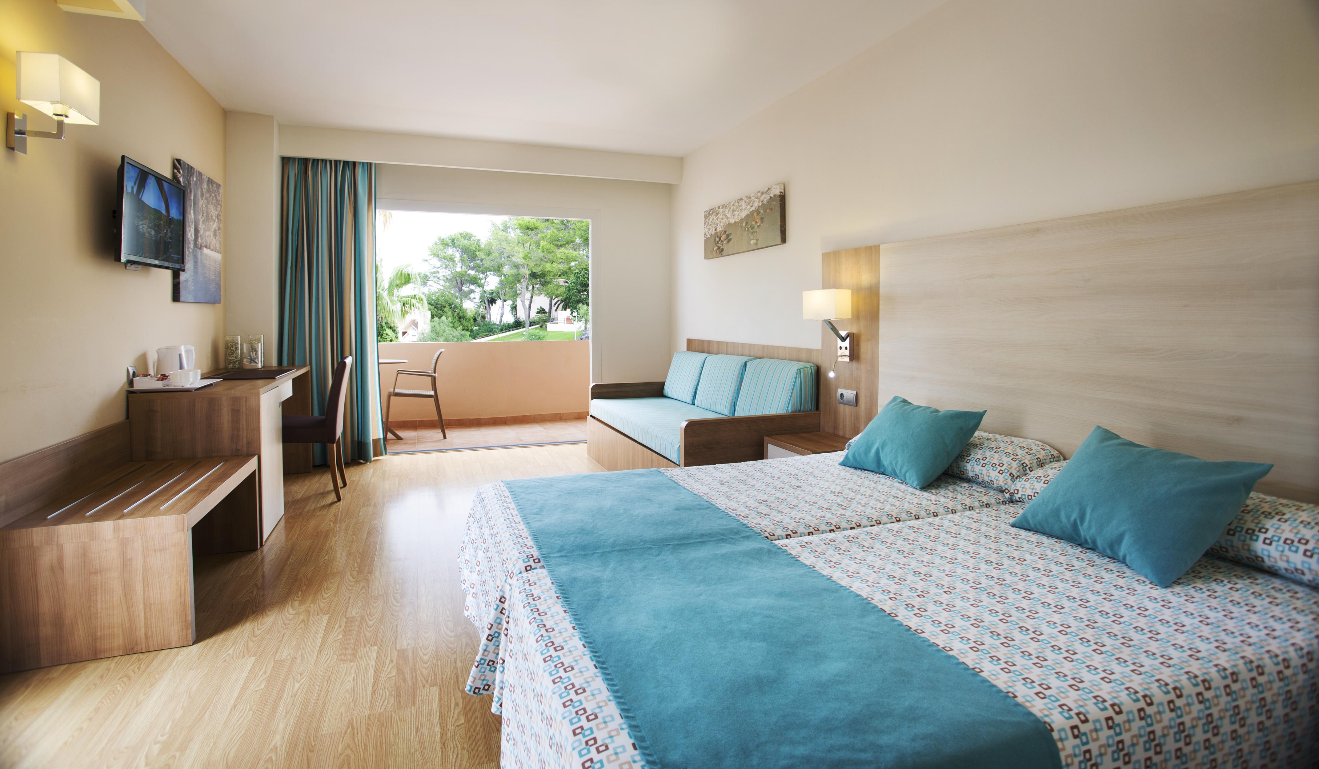 Invisa Hotel Club Cala Blanca Es Figueral Bagian luar foto