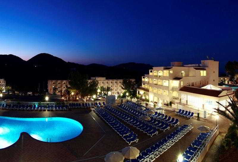 Invisa Hotel Club Cala Blanca Es Figueral Fasilitas foto