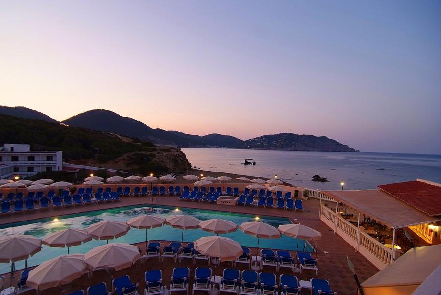 Invisa Hotel Club Cala Blanca Es Figueral Fasilitas foto